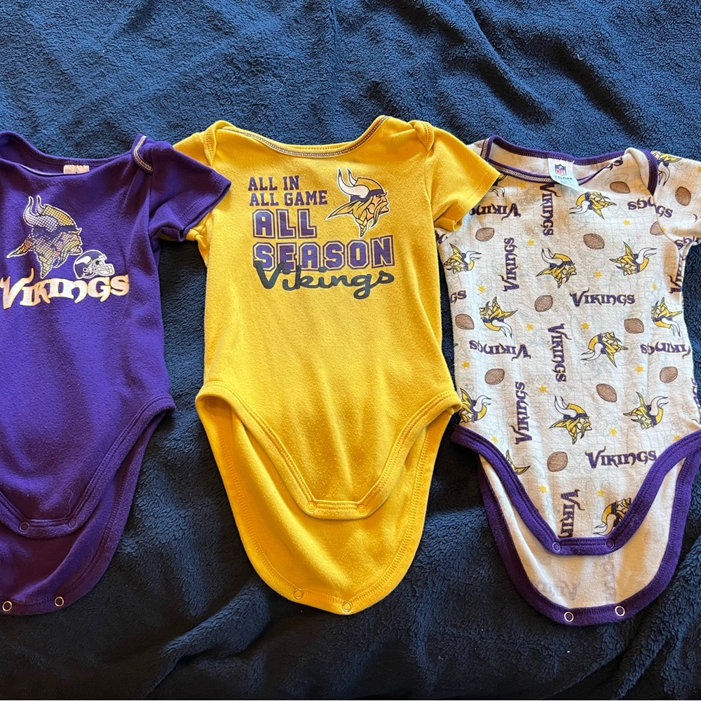 Set of 3 Vikings NFL baby onesies size 6-12 months